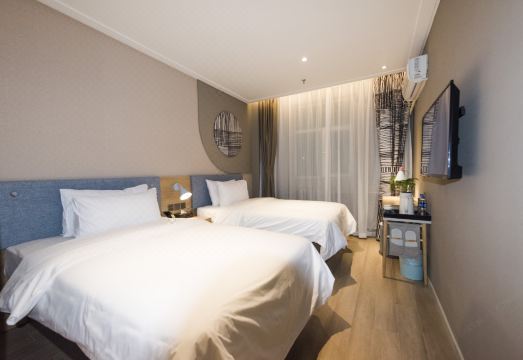 2. 홈인 호텔 ·n..