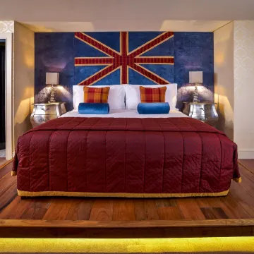 The Chelsea Harbour Hotel & Spa London Отели рядом с достопримечательностью «Фулхэм»