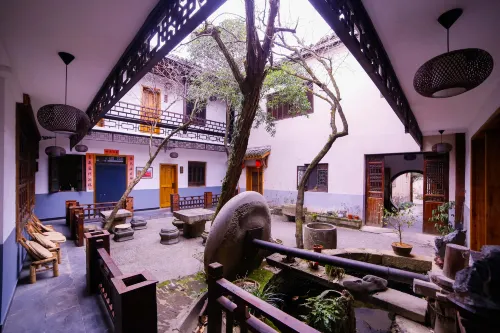 Shurentang Boutique Guesthouse - 2 ดาว