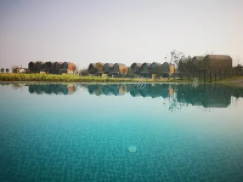 Nanjing Yunshuijian Parent-child Resort Hotel