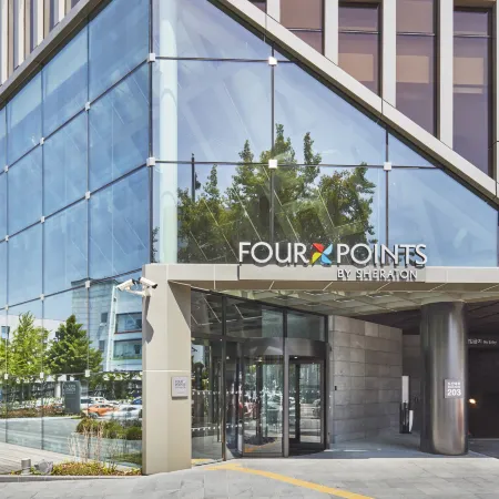 Four Points by Sheraton Seoul Gangnam Отели рядом с достопримечательностью «Ресторан Muoki»