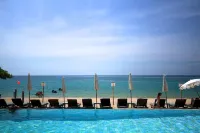 The Hive Hotel - Infinity Pools
