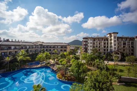 Jinshi Business Hotel (Wangfujing International Duty-Free Port) Отели рядом с достопримечательностью «Zhouzai Island»