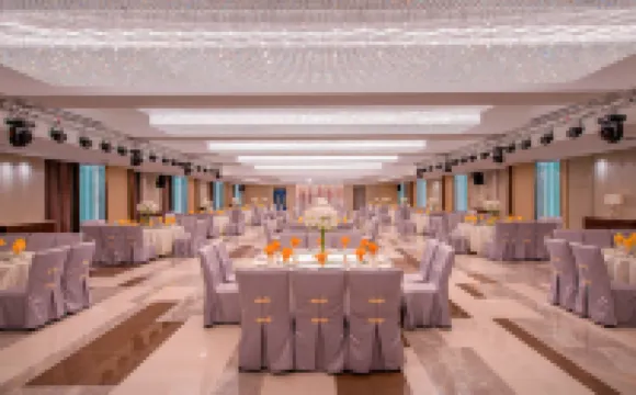 Yatai New City Hot Spring Hotel