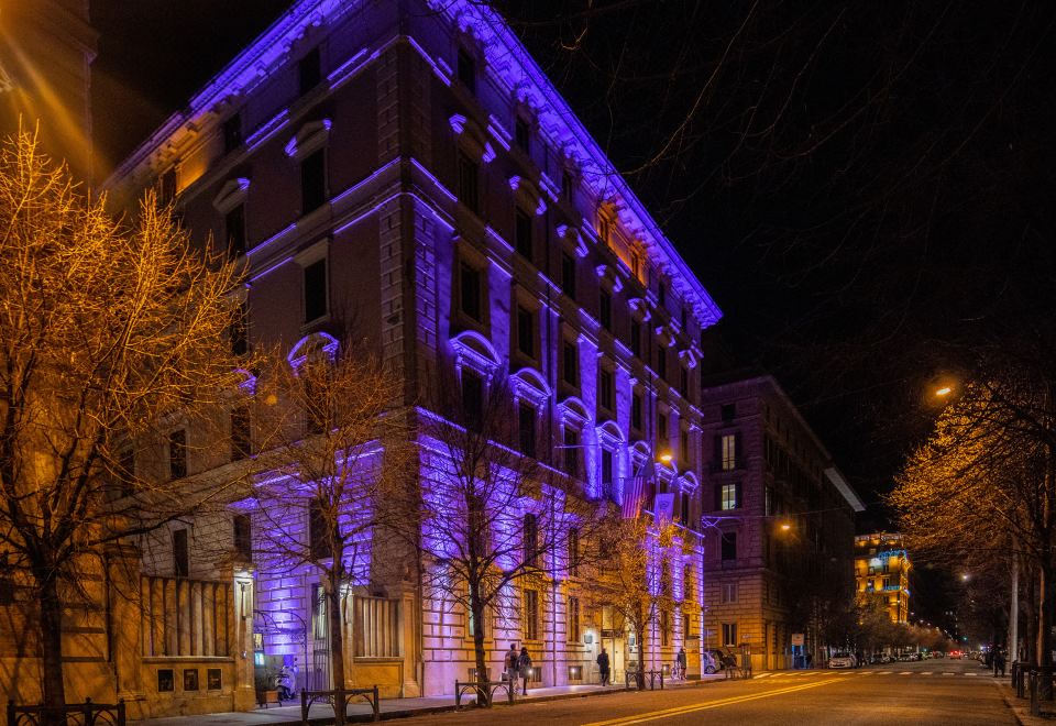 Luxe Rose Garden Hotel Over view