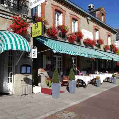 Logis Relais de la Rance Hotel Exterior