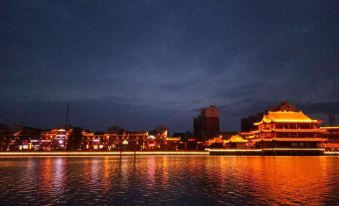 Binhe International Hotel (Dunhuang Night Market)