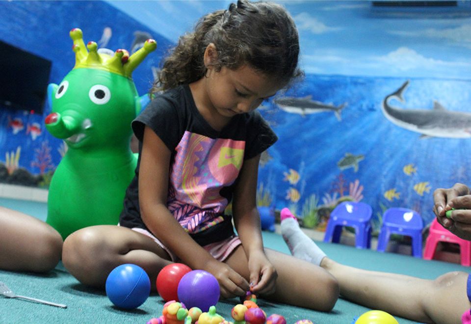 홀리데이 리조트 야외 테니스 코트