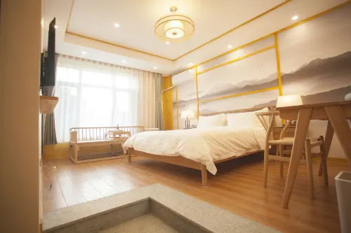 Dandong Yi Inn (Yalujiang Broken Bridge Branch)
