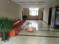 Xinhua Hotel (Lvliang Lin'an Road)