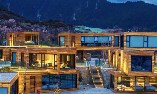 Shanzeju Holiday Hotel (Linzhi Airport)