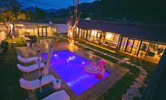 Beijing Xiangli Xiangju Guanshan Xiaoyuan Homestay