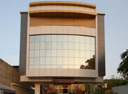 Hotel Sheela Shree Plaza