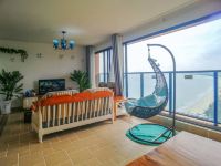 惠东双月湾蓝海豚度假酒店 - 家庭亲子侧海景两房一厅套房