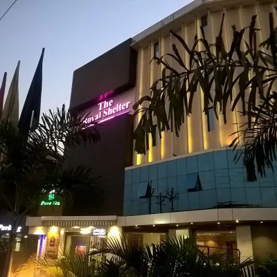 Hotel Royal Shelter Hotels near Vapi