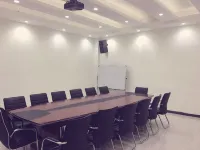 7 Days Hotel (Jiangmen Qimingli 33 Hui Street Branch)