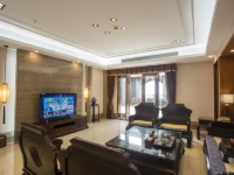 Century Seaview Hotel Hotels near Xiangyun Square