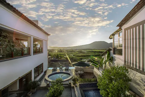 Tengchong Jingxin Valley Hot Spring Panoramic Inn (Heshun Ancient Town Branch)