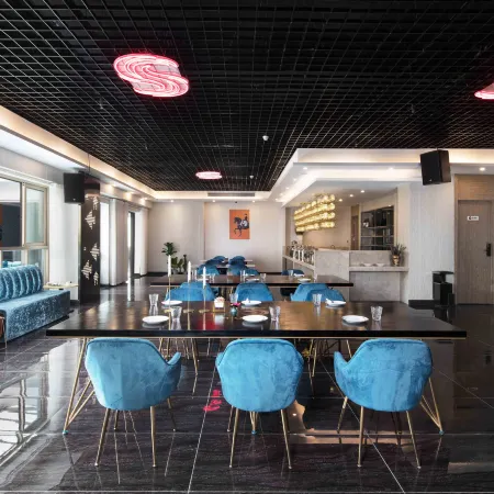 Style S Hotel (Linshui Hongfan Plaza Bus Terminal)