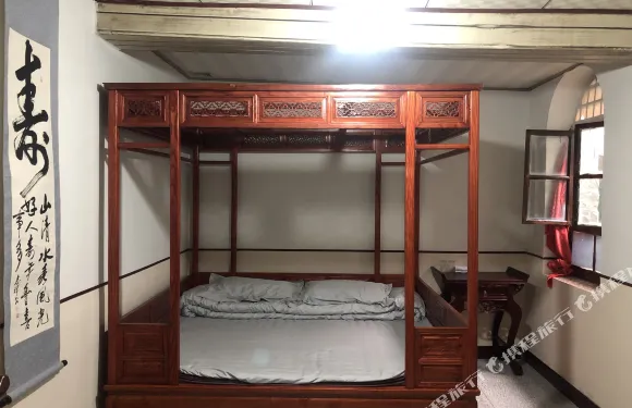 平定百年老院民宿