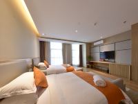 都匀途家斯维登度假公寓(万达广场) - 橙色系双床房