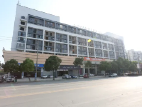 Lavande Hotel (Jingshan Coach Center Bus Terminal) Hotels in Jingshan