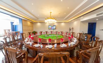 Yujinzhou Light Luxury Hotel