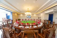 Yujinzhou Light Luxury Hotel