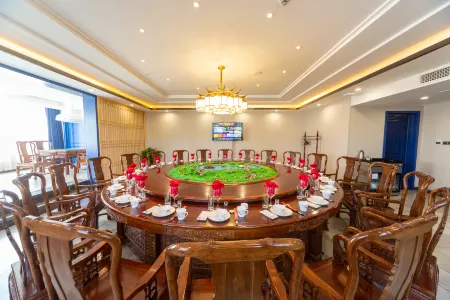 Yujinzhou Light Luxury Hotel Отели рядом с достопримечательностью «Xichengge»