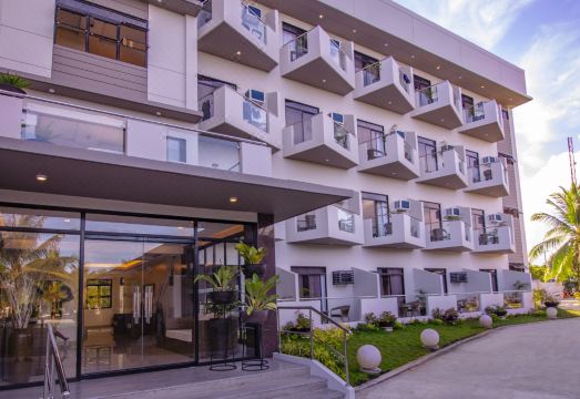 보홀 쇼어 수영장 또는 정원