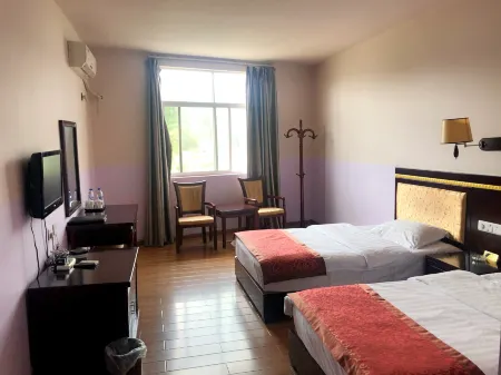 Gengma Derui Hotel Отели в г. Генма