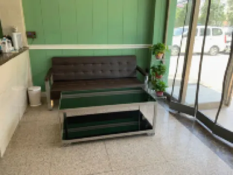 Xin'an Hotel (Xiangcheng People's Square)