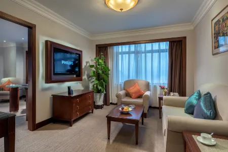 Changsha Jinyuan Yangguang Hotel (Wu Yi Square Helong Stadium)