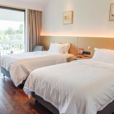 Huayu Meishu Hotel