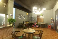 Xiangyulou Hostel - ที่มีบาร์