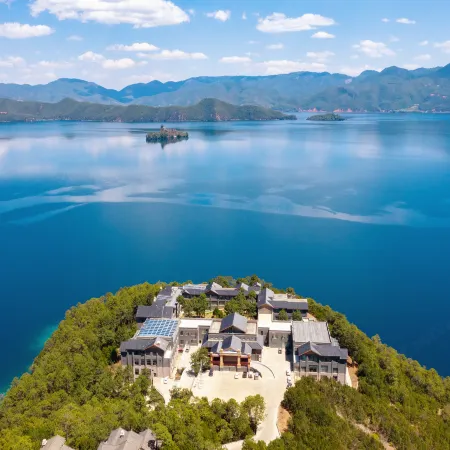 Silver Lake Island Hotel At Lugu Lake, Yunnan