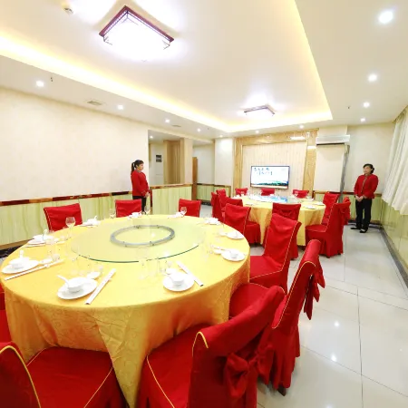 Yizhe Taixin Hotel (Long'an Bus Station)