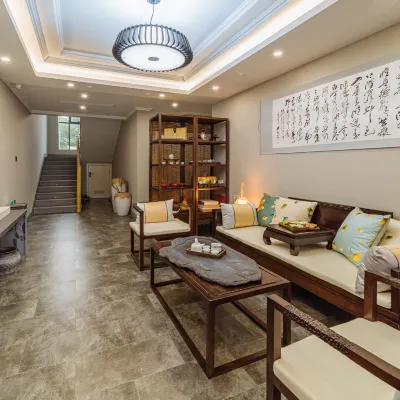 Ginkgo Courtyard Hotels near Guyinxing Park