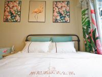 广州斯尼原创艺术主题公寓 - 火烈鸟主题大床房