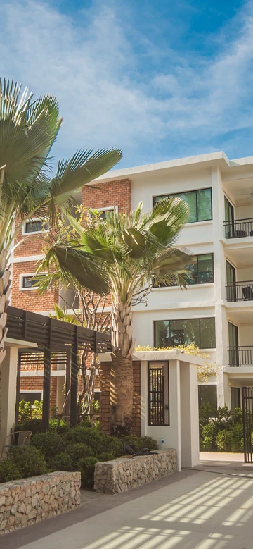 รูปภาพของเดอะไทเทิ้ล เคอาร์ บีช คอนโดเทล ราไวย์ ภูเก็ต