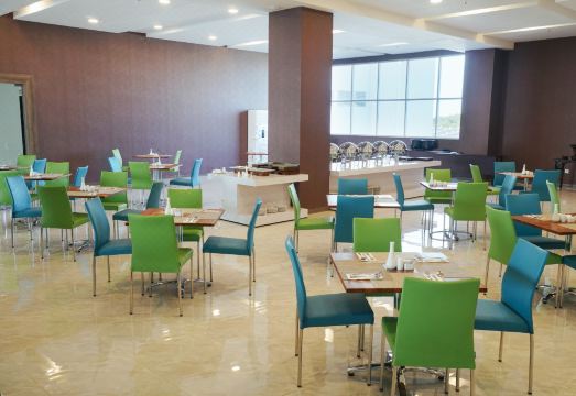 My Tower Hotel 수영장 전망