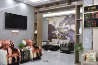 Hefeng Yizhan Hotel - Mountain view