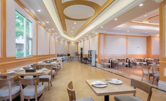 Vienna Hotel (Huizhou Zhongkai Lilin North Station Store)