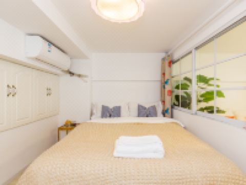 兜住公寓(上海川沙地铁站店) - 白调ins风三床家庭套房