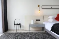 Julan'an Homestay (Guilin Liangjiang Sihu Dongxi Alley Shop) Hotels in Guilin