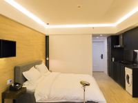 英卓未来公寓智能酒店(西安三桥地铁站店) - 智能3D影音大床房
