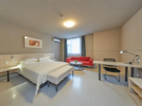 จินเจียง อินน์ เซี่ยงไฮ้ พีเพิลสแควร์ อีสต์ หวายไห่โร้ด