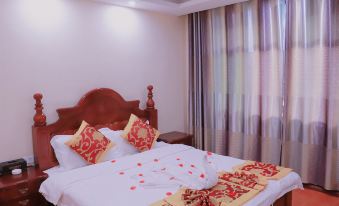 Chuanhe Holiday Hotel (Shiqi Yelang Ancient Spring Scenic Area Branch)