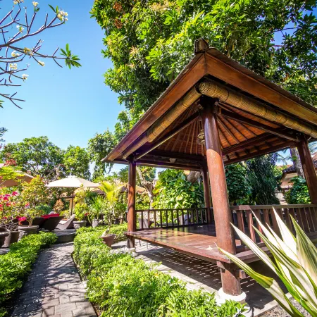 Yulia Beach Inn Kuta