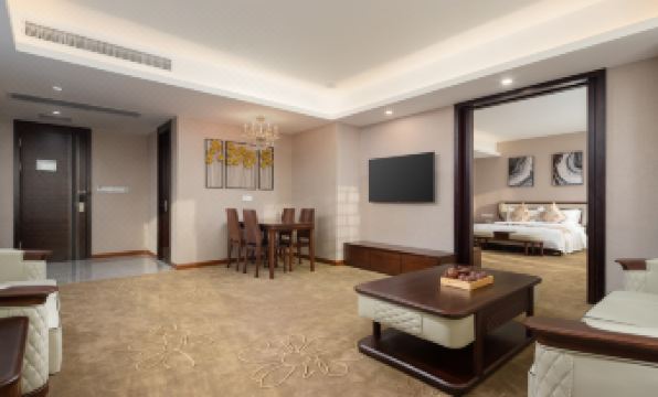 Royal Palace Hotel